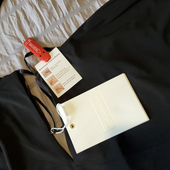 Mac Duggal Black Long Sleeve gown with cut out sides  Size 8 new with tags - Picture 10 of 10